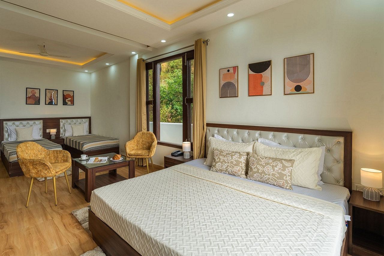 Family Suite with a king bed and two twin beds